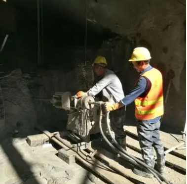 波密水下抗分散灌浆料特点 水下不分散注浆料介绍